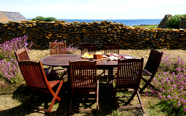 Île de Quéménès la ferme Iroise Finistère Brest Conquet Bretagne Ouessant Molène Hôtel Hébergement Tourisme Chambres et Table d'hôtes Vacances Week-end Séjour Mer Nature Agriculture Biologique Bien-être Découverte Conservatoire du littoral Autonomie Solaire Éolienne Moutons